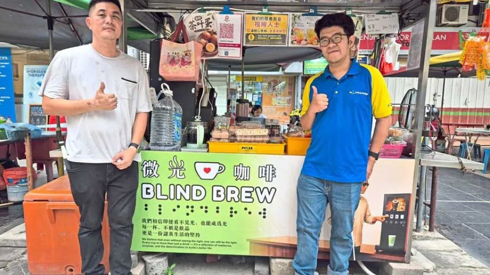 These Malaysian visually impaired friends are selling drinks to make ends meet