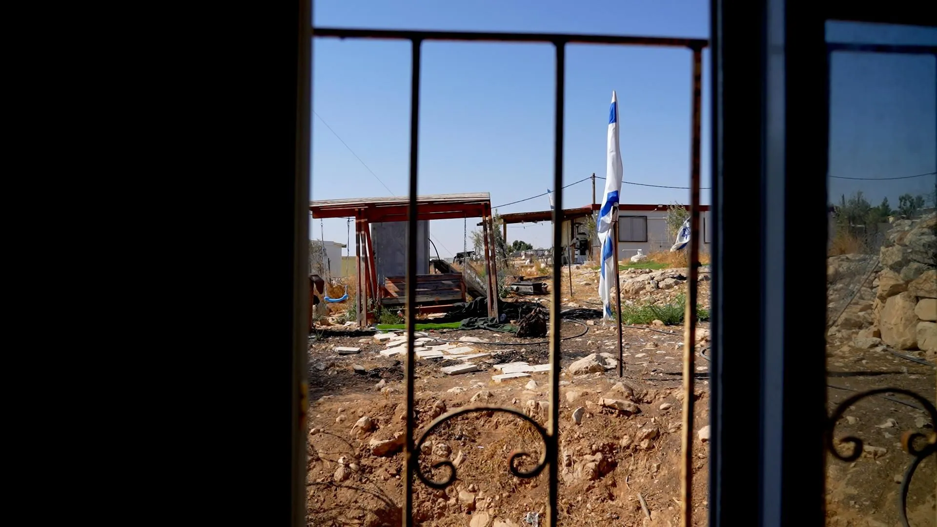مسؤول فلسطینی لـ"سبوتنیک": خطه إسرائیلیه لإعاده هندسه الضفه وتحویلها إلى سجون مغلقه