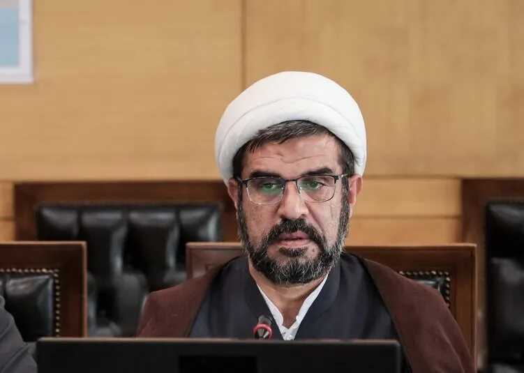 پیروی از سیاست‌های خصمانه آمریکا در شأن دولت و ملت مقاوم عراق نیست
