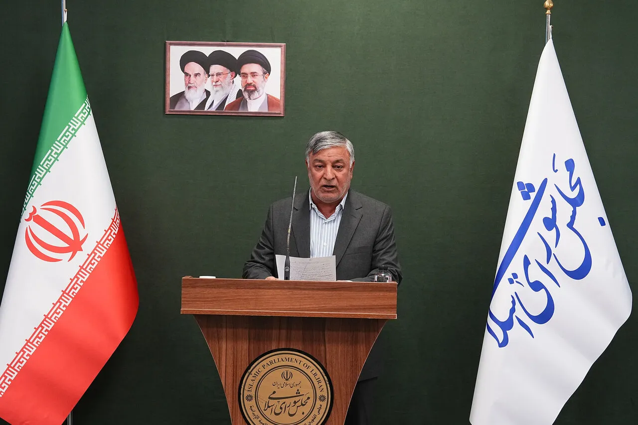 دکترین پدافندی کشور باید بازنگری شود