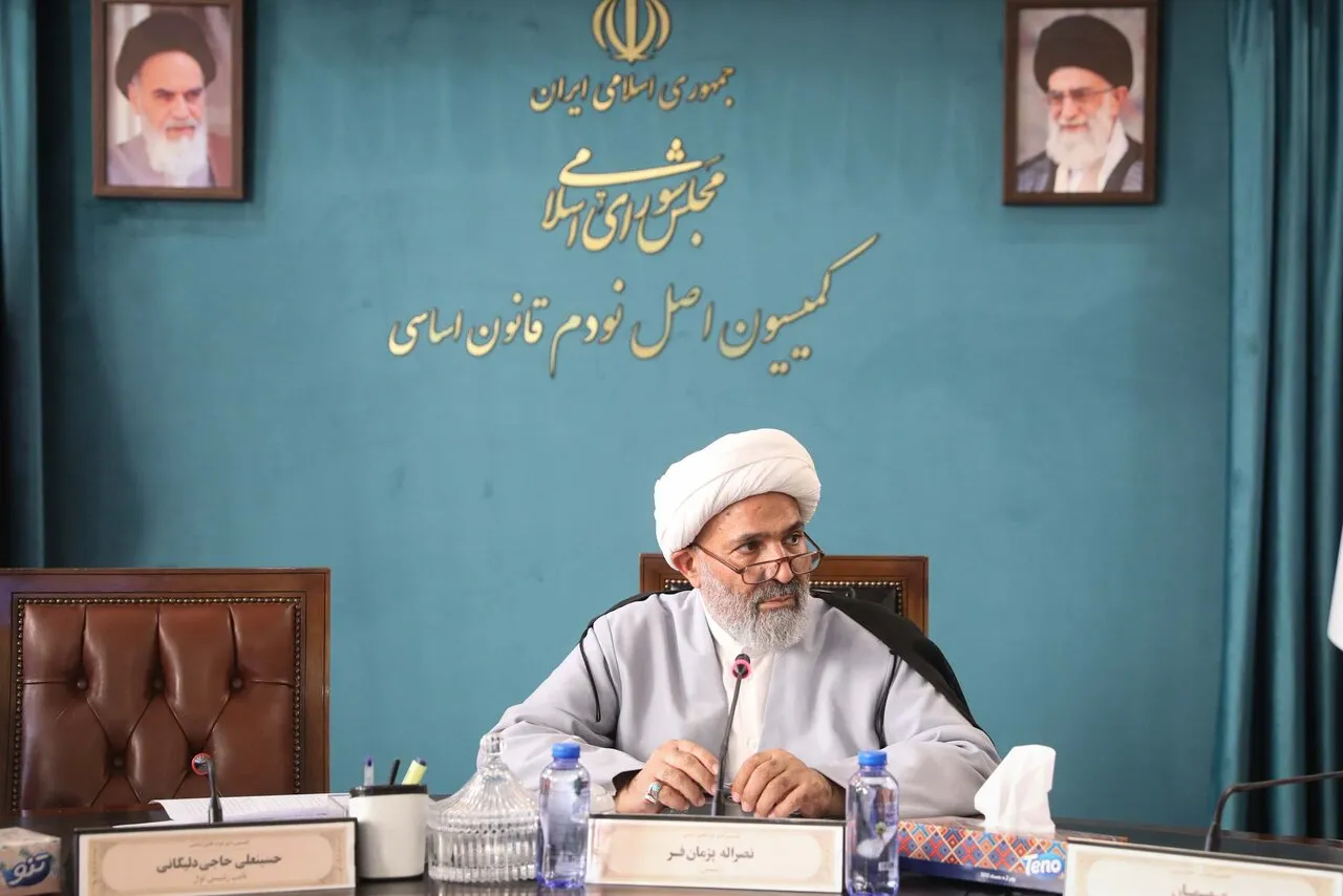 تشکیل کمیته فنی برای حل چالش بازپرداخت بدهی ارزی شهرداری مشهد به صندوق توسعه ملی