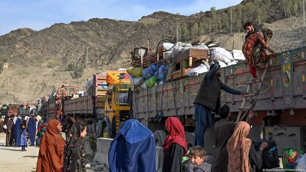 بازگشت 253 خانواده مهاجر افغان از مسیرهای مرزی