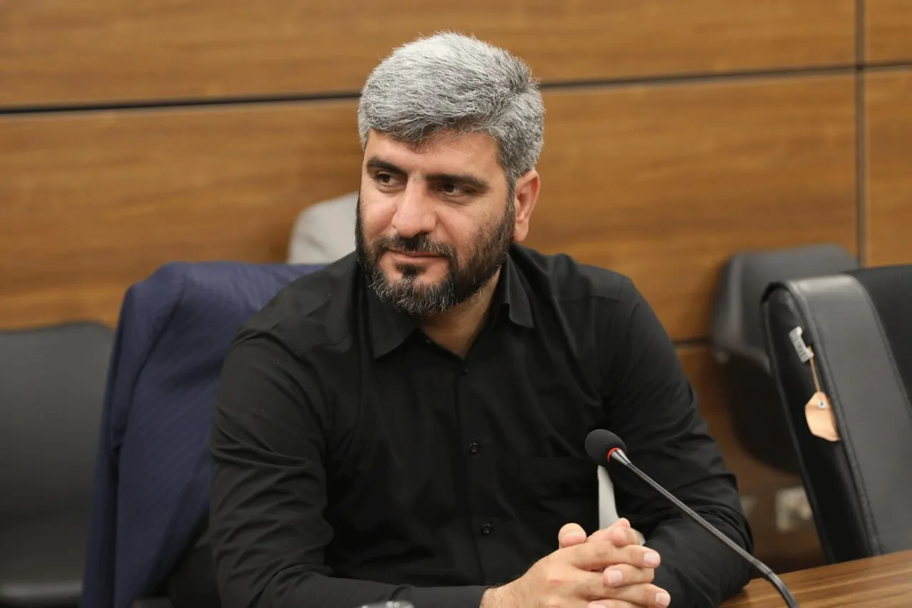 اقامه نماز در مدارس و دانشگاه‌ها تشریفاتی نباشد/ امام جماعت مدرسه باید هم عالم باشد و هم توان تربیتی داشته باشد