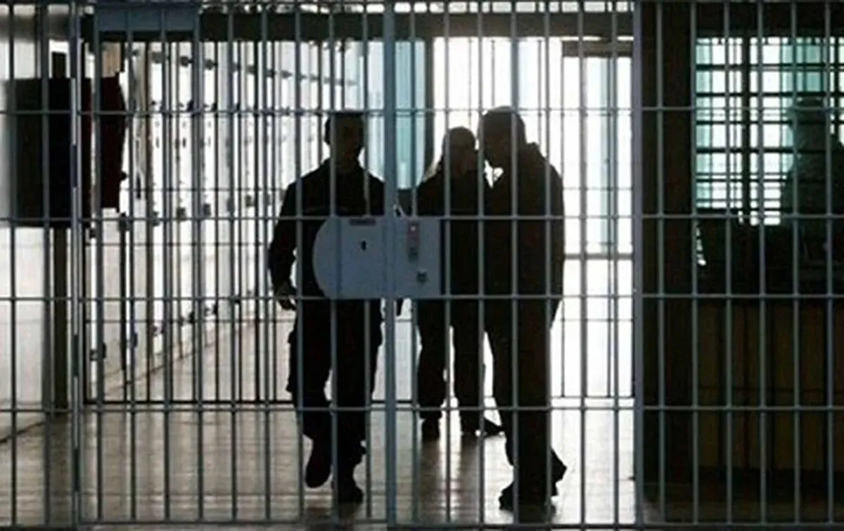 ستاره فوتبال ایران 8 زندانی نیازمند را آزاد کرد