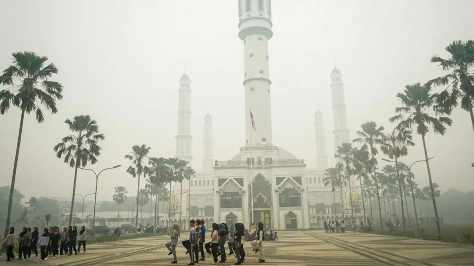 Breathing gets harder as haze blankets Southeast Asia