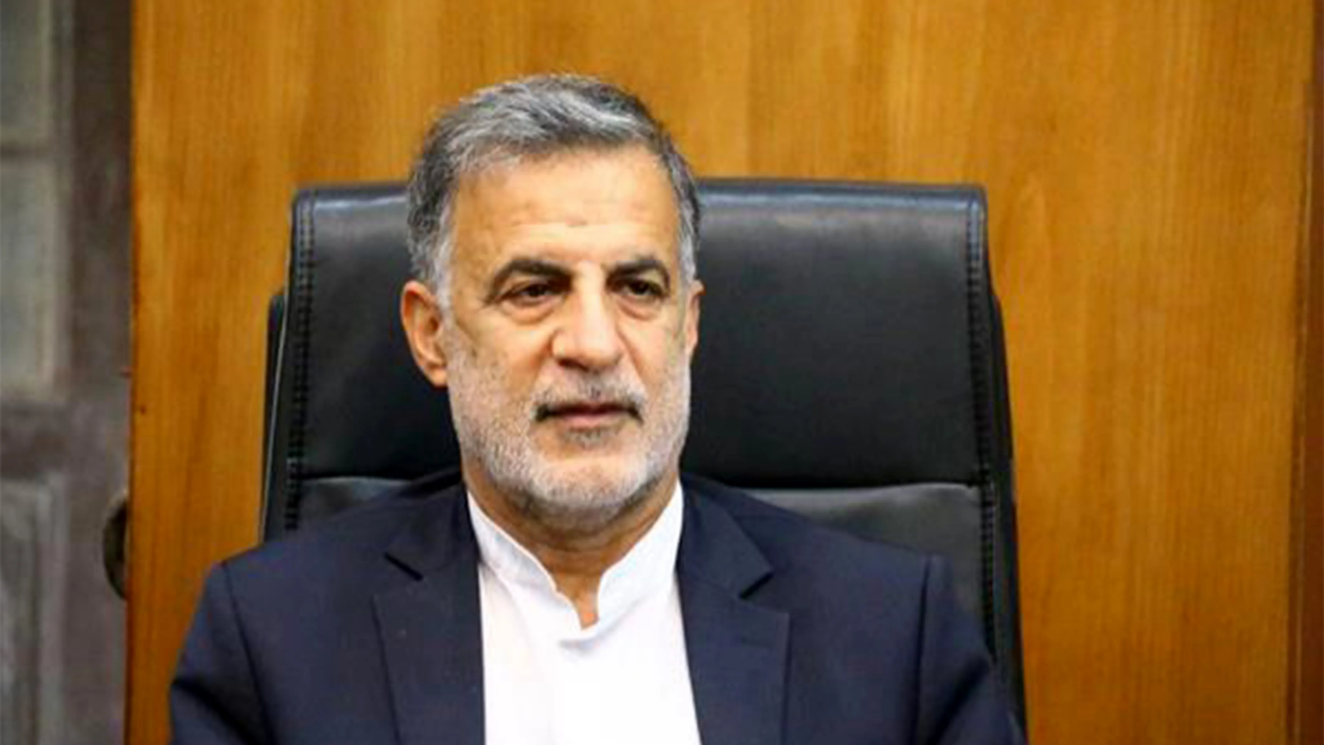 اولویت دولت کنترل تورم و بازگرداندن آرامش به بازار باشد