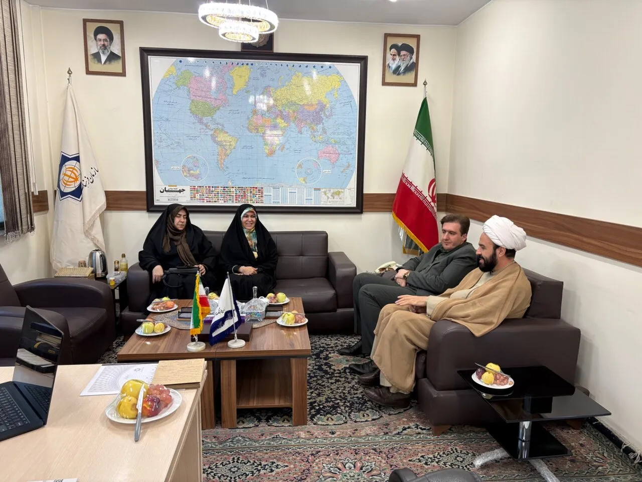 بررسی ظرفیتهای همکاری فراکسیون زنان و موسسه نورمبین در حوزه خانواده و تربیت نسل جوان/ بکارگیری ظرفیتهای قانونی برای حمایت از برنامههای خانوادهمحور