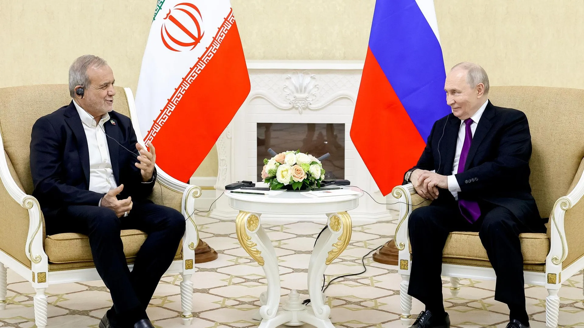 بیزشکیان: العلاقات الروسیه الإیرانیه تتطور فی جمیع المجالات