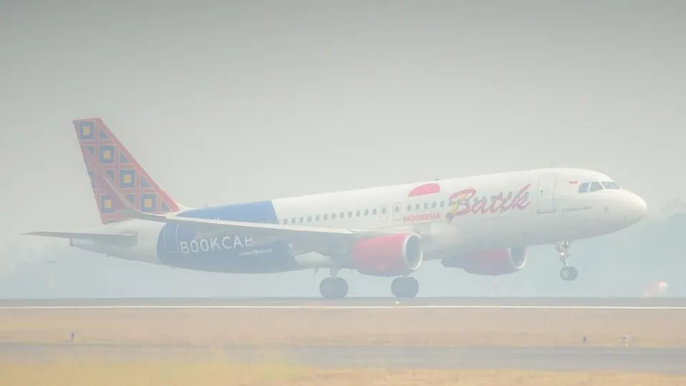 Worsening haze disrupts flights across Indonesia’s Sumatra