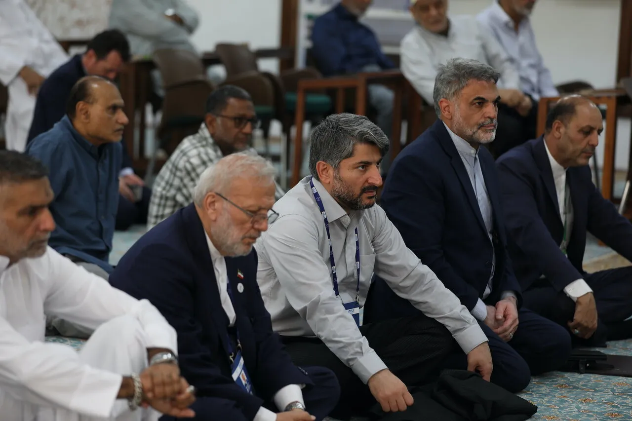 هیأت پارلمانی ایران در نمازجمعه شیعیان آروشا شرکت کردند