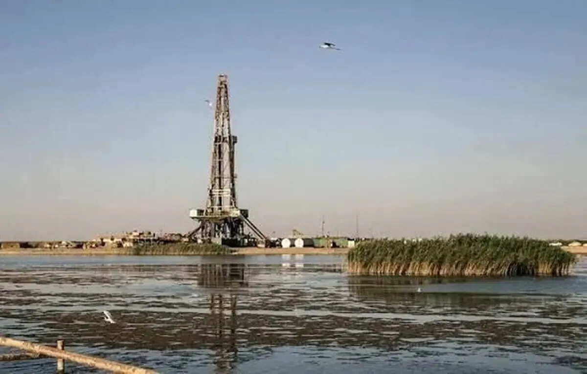 تخریب ساختار طبیعی هورالعظیم؛ جاده‌ها و تأسیسات نفتی چگونه مسیر آب را بستند؟
