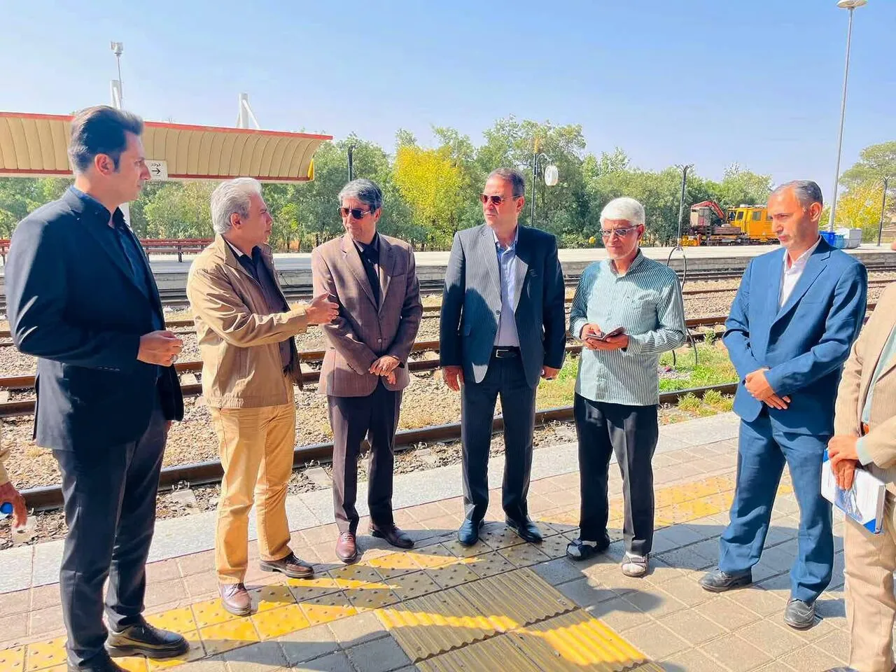 بازدید میدانی سلیمانی از ایستگاه راهآهن و زیرگذر شادیاخ نیشابور