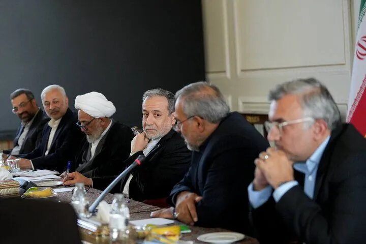 گفتگوی نمایندگان تهران و وزیر خارجه درباره مسائل سیاست خارجی