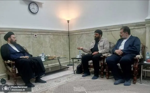 قدردانی سیدعلی خمینی از فعالیت‌های سازمان بهشت حضرت زهرا(س) در ایام جنگ/ تبادل نظر درباره خدمات مجموعه حرم مطهر به زائران امام(ره)
