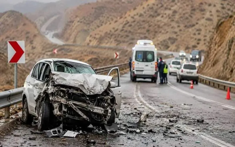 وزیر بهداشت: سالانه 20 هزار ایرانی در تصادفات جان می‌بازند