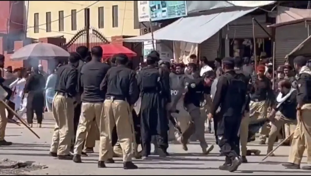 اعتراض حزب عمران‌خان به تصمیم دولت فدرال پاکستان؛ پرونده به دادگاه می‌رود