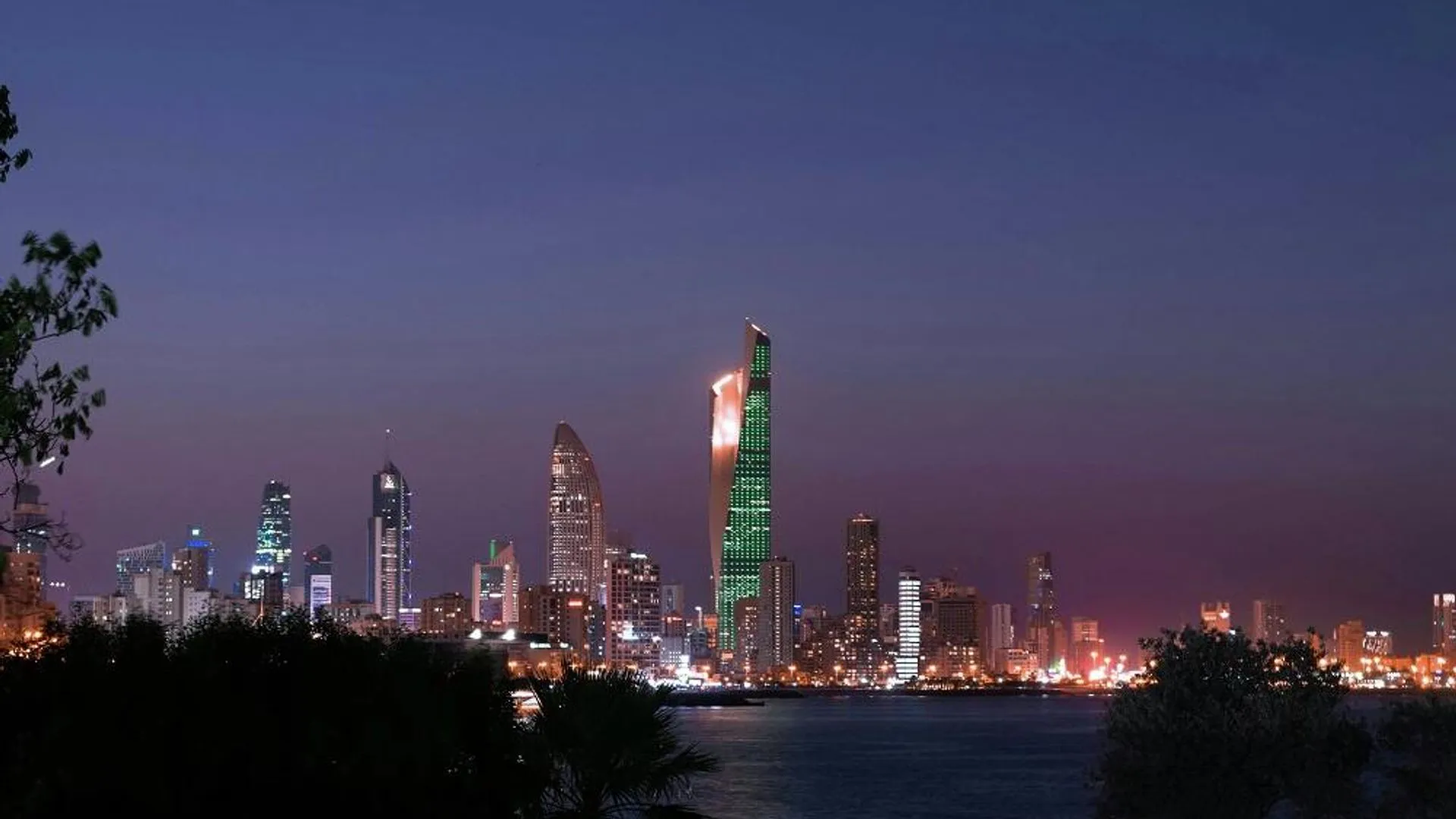 البترول الکویتیه تدرس إنشاء خطی أنابیب عبر السعودیه والإمارات لتجاوز مضیق هرمز