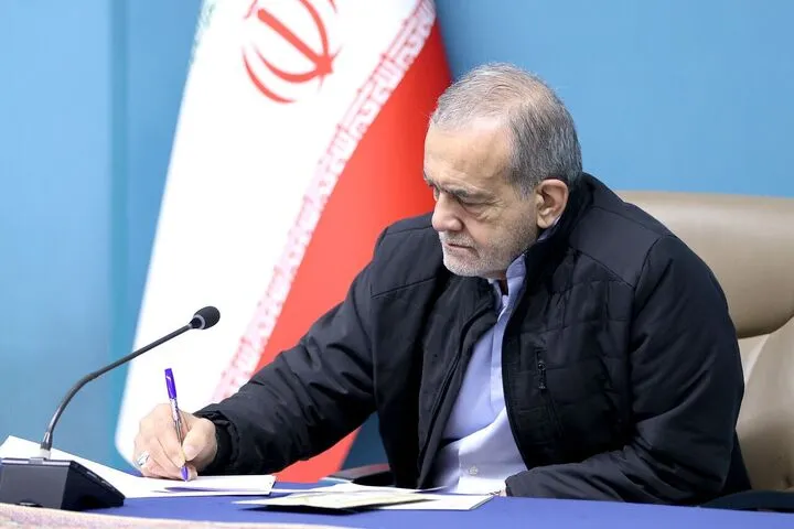 رئیس‌جمهور مصوبه تسهیل فرایندهای گمرکی و حمل یکسره کالا را ابلاغ کرد