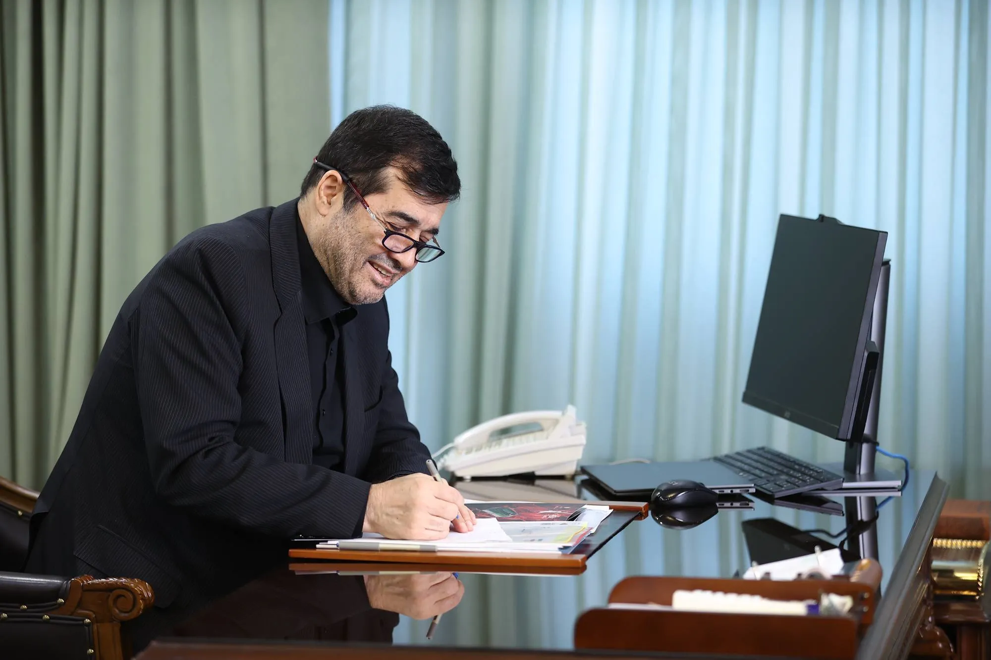 تبریک دنیامالی به تیم ملی کشتی فرنگی زیر 23 سال ایران پس از قهرمانی جهان