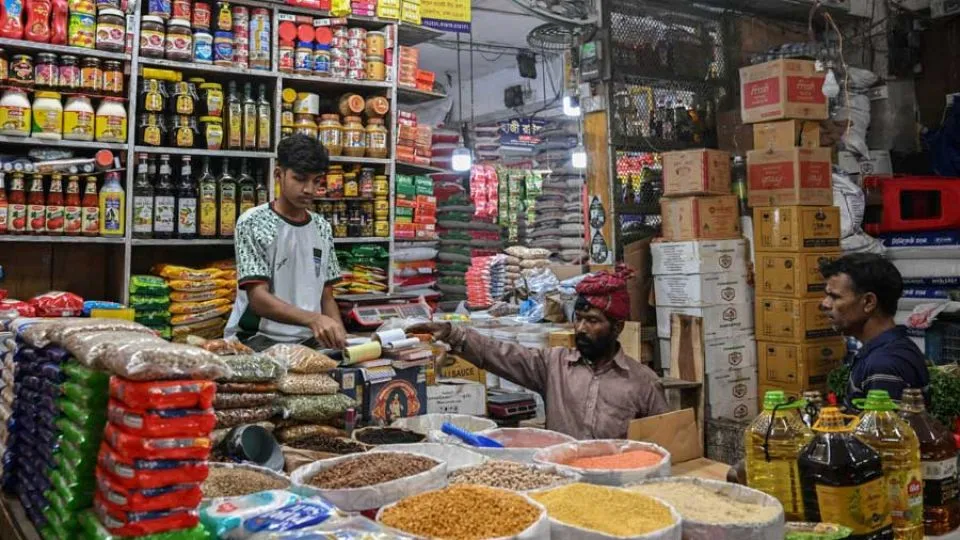 Bangladesh inflation outpaces wage growth for 56 months: Why are workers losing out?