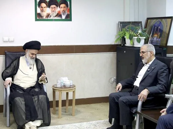آیت الله حسینی بوشهری بر هدایت سرمایههای خیّرین به سمت بانک مسکن تاکید کرد/ مسکن، مسئلهای اساسی برای نسل جوان است