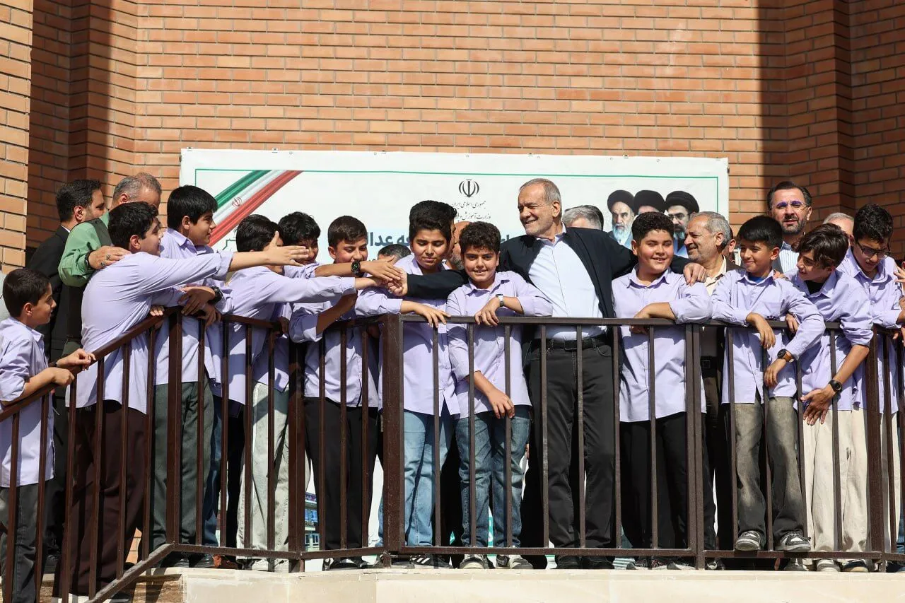 پزشکیان: آموزش حق همه است؛ همه باید از فرصت‌های برابر برای یادگیری برخوردار باشند