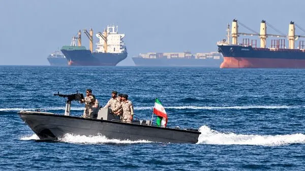تنگه هرمز بسته است؛ نیروی دریایی سپاه: عاقبت متخلفان، سوختن در آتش اعتماد به آمریکاست