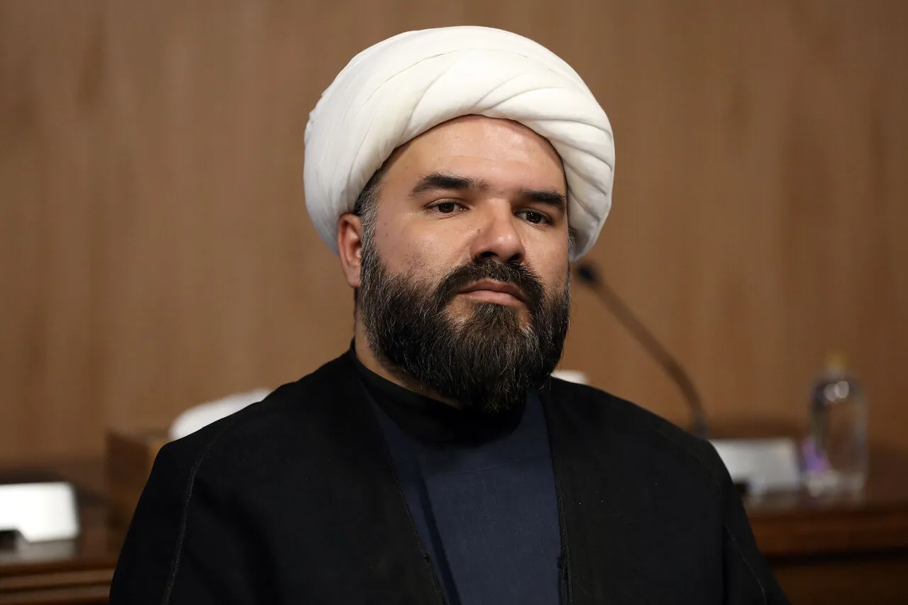 دولت به‌جای کلنگ‌زنی جدید، پروژه‌های نیمه‌تمام را تکمیل کند