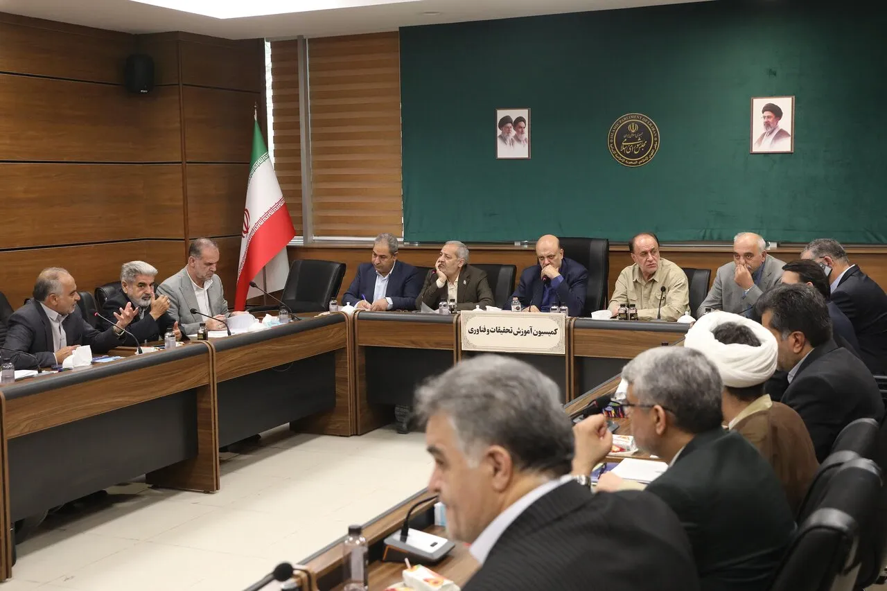 منادی: وضعیت اعتبارات هفتهمتی برای بازنشستگان باید شفاف شود / کاظمی: بهبود معیشت معلمان نباید فقط به افزایش حقوق محدود شود؛ قول رئیسجمهور برای مسکن و بیمه فرهنگیان