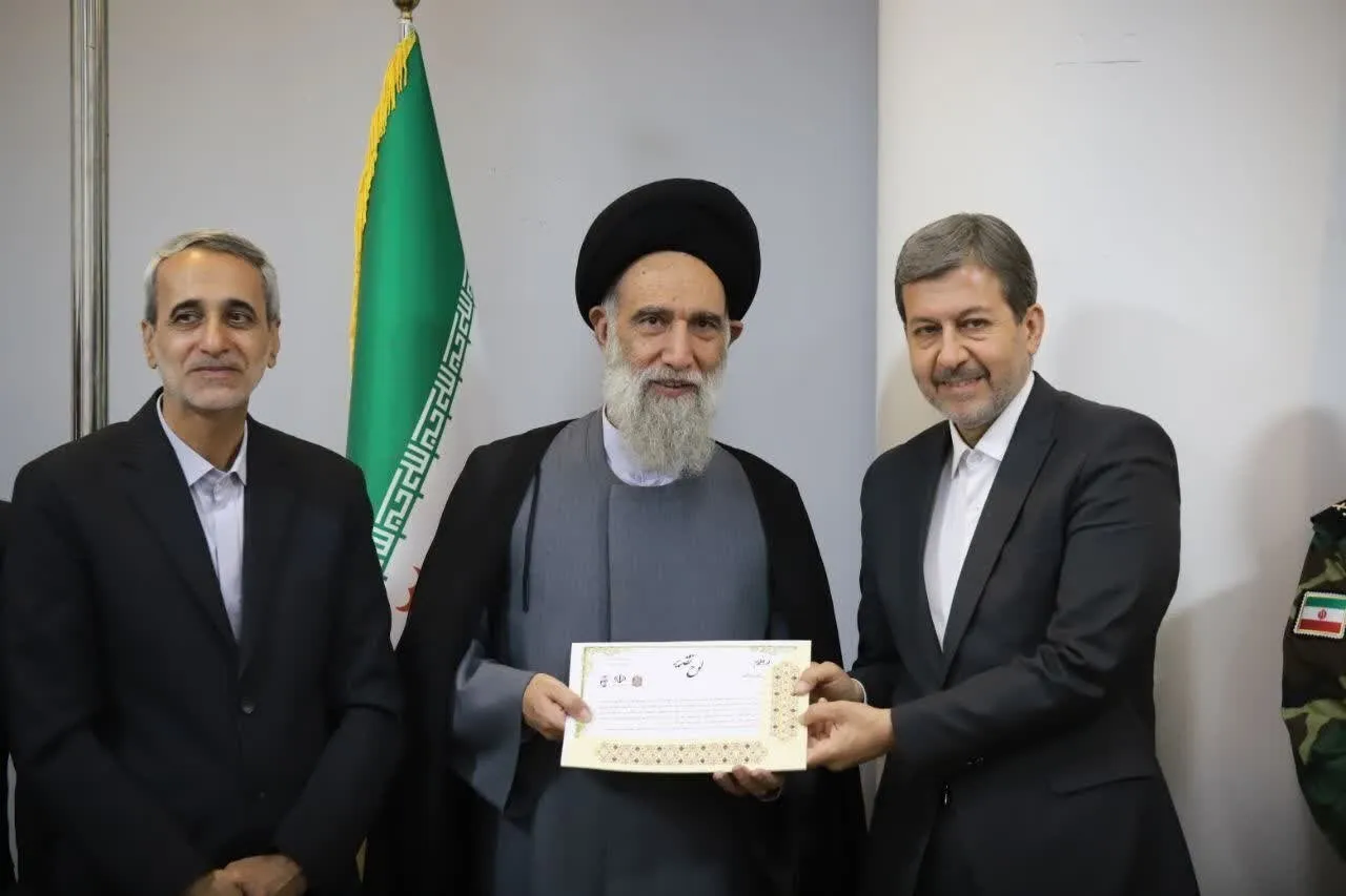 تجلیل از عوامل نخستین رویداد ملی «شهدا در نگاه نسل نو» در اصفهان با حضور مقتدایی