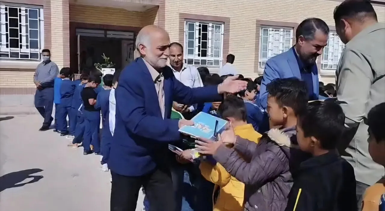 توزیع 1700 پک لوازم‌التحریر و اقلام ورزشی در مدارس فریمان
