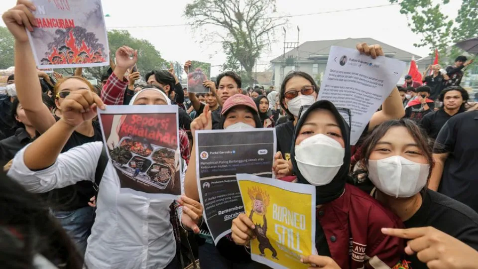 Blame game erupts between Jakarta and provinces as Indonesia fires rage