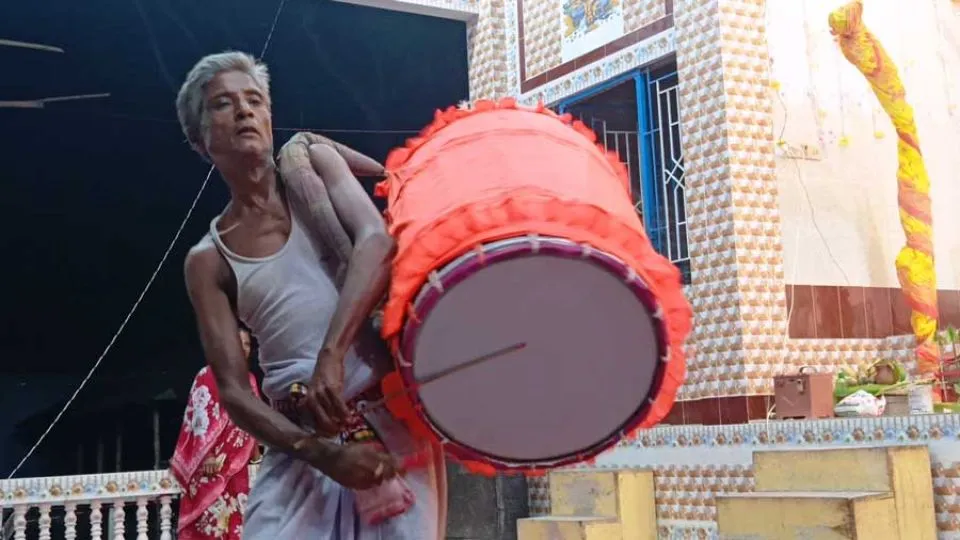 As Bangladesh’s traditional Bengali drummers decline, temples in Rangpur struggle to keep Durga Puja beats alive