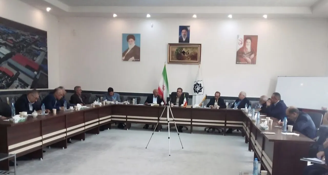 حضور قاضی‌زاده هاشمی در جمع فعالان صنعت سنگبری تپه سلام