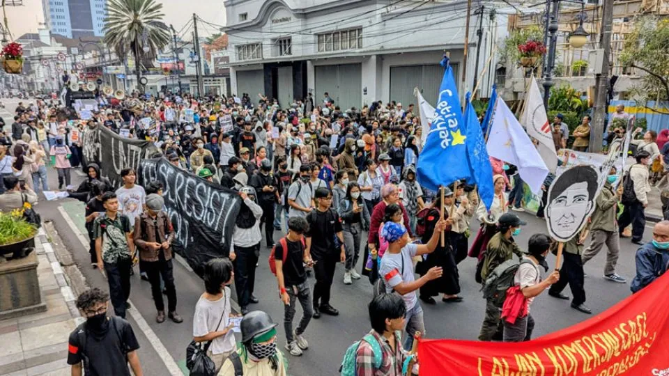 Growing discontent spills into Indonesia’s streets as President Prabowo marks two years in office