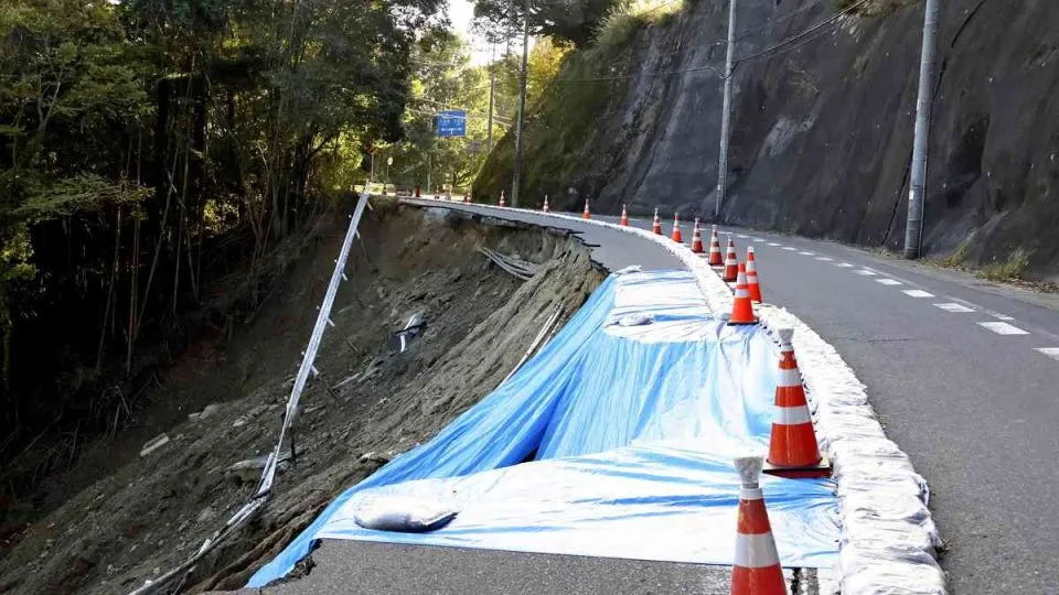 Japan’s Chiba Prefecture still recovering a month after Typhoon Dujuan; tourism industry hard hit by damage to area roads