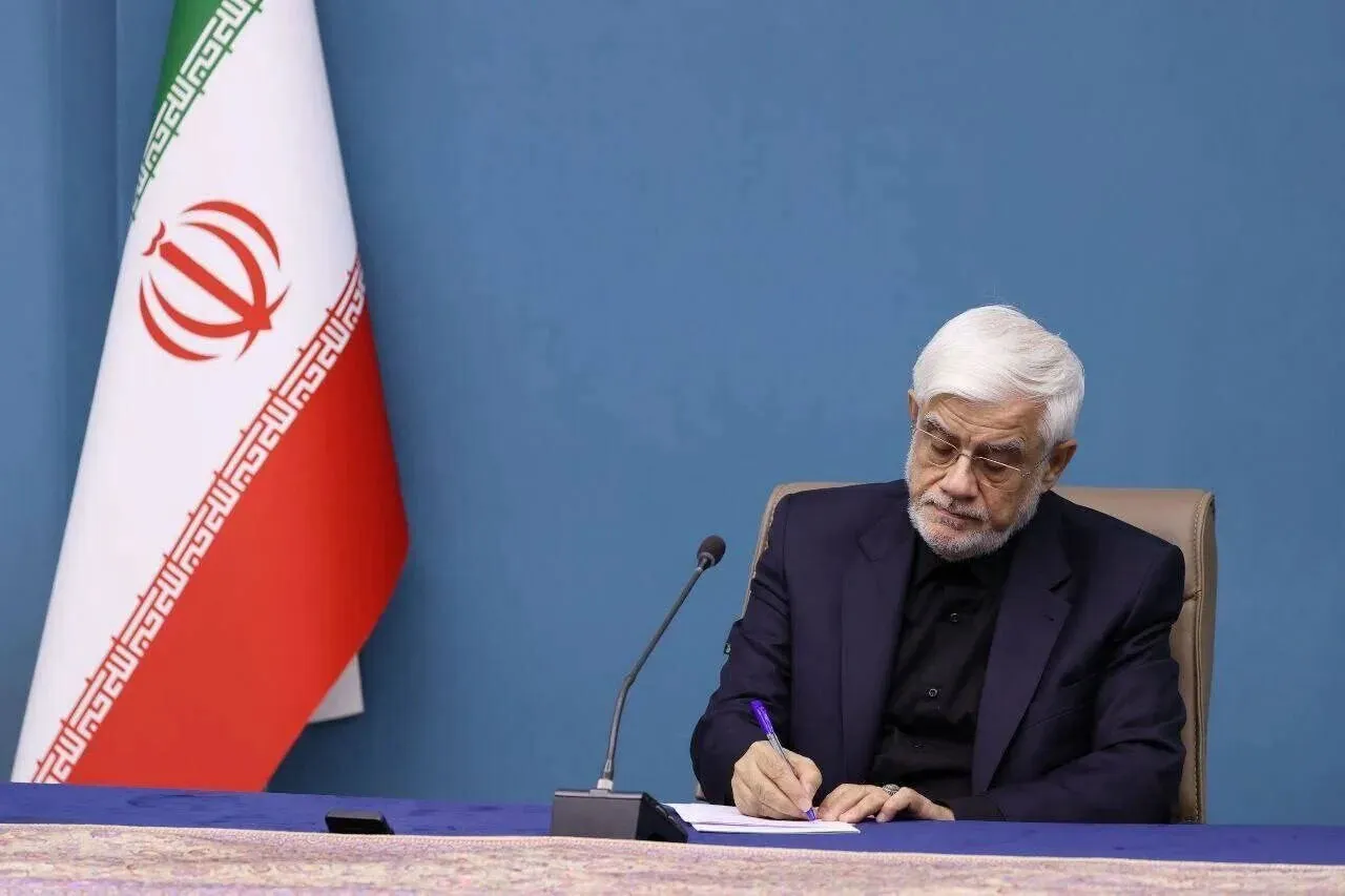 ابلاغ آیین‌نامه نحوه تردد کارکنان دستگاه‌های اجرایی؛ امکان 2 روز دورکاری در هفته