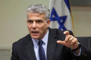 انتقاد لاپید از نتانیاهو؛ با تهدید ایران نمایش انتخاباتی به راه نیاندازید