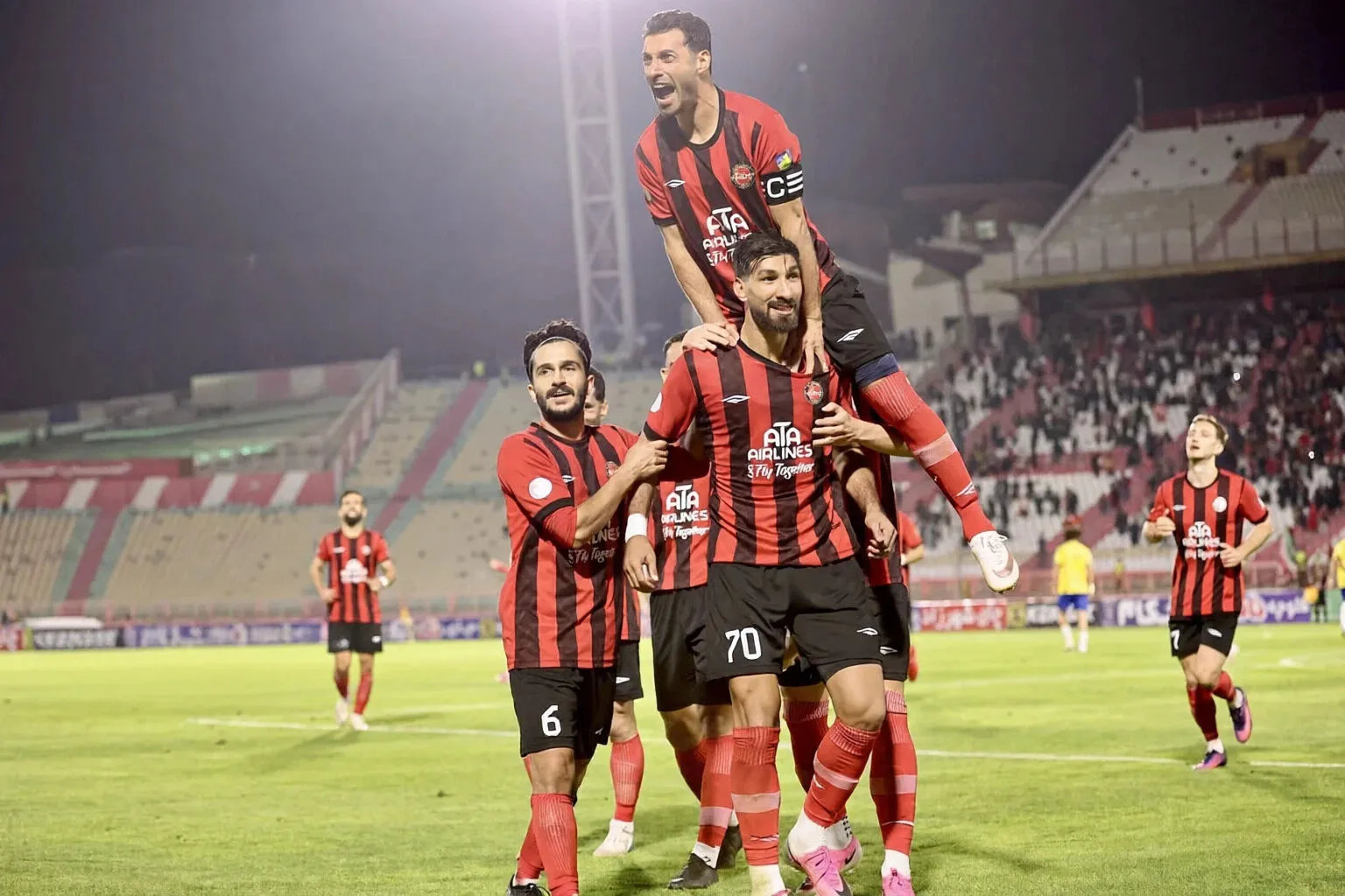 تراکتور 3-0 نفت آبادان /شکست سنگین نفت در تبریز ؛ نکونام به پرسپولیس رسید