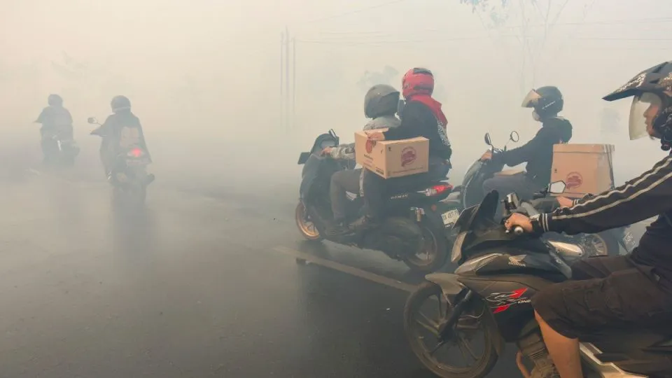 ‘I’m sorry’: Indonesians apologise, urge foreign pressure over haze