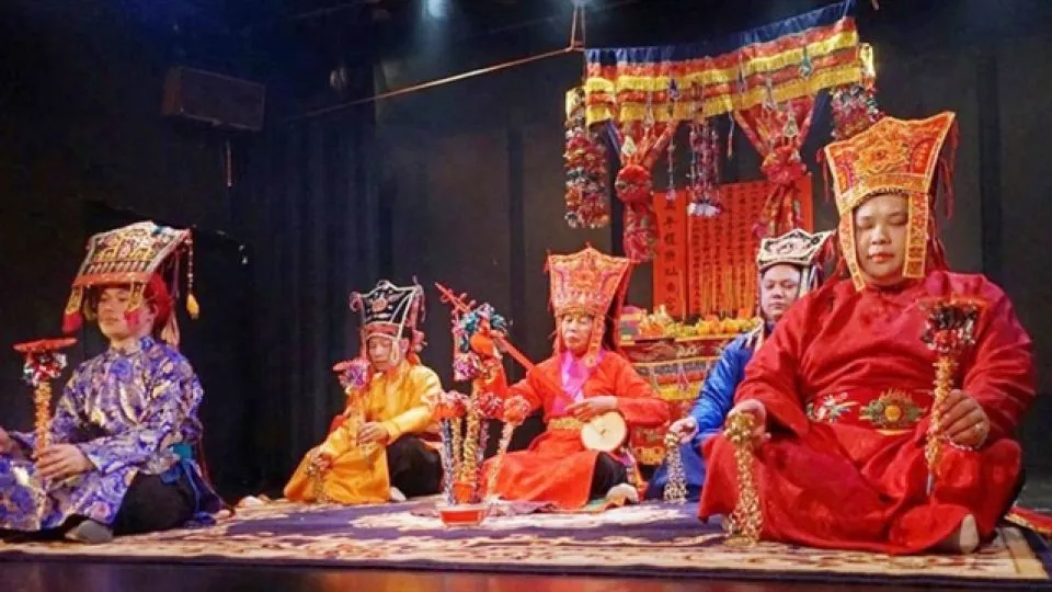 Vietnam state-level council to confer intangible cultural heritage artisan titles
