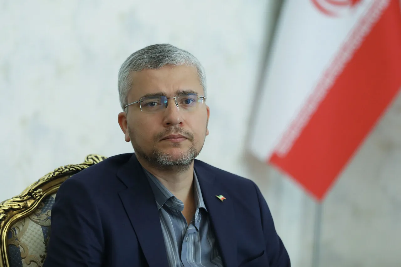 سناریوسازی دشمن در جنگ ترکیبی با شایعه‌ خروج روس‌ها از نیروگاه بوشهر