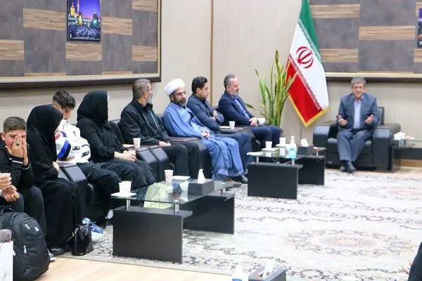 استقبال مدیرعامل راه آهن از خانوادههای شهدا در مشهد مقدس