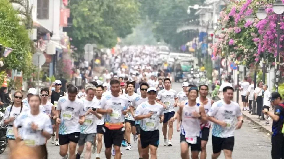 Record 3,000 athletes run for children in Laos marathon