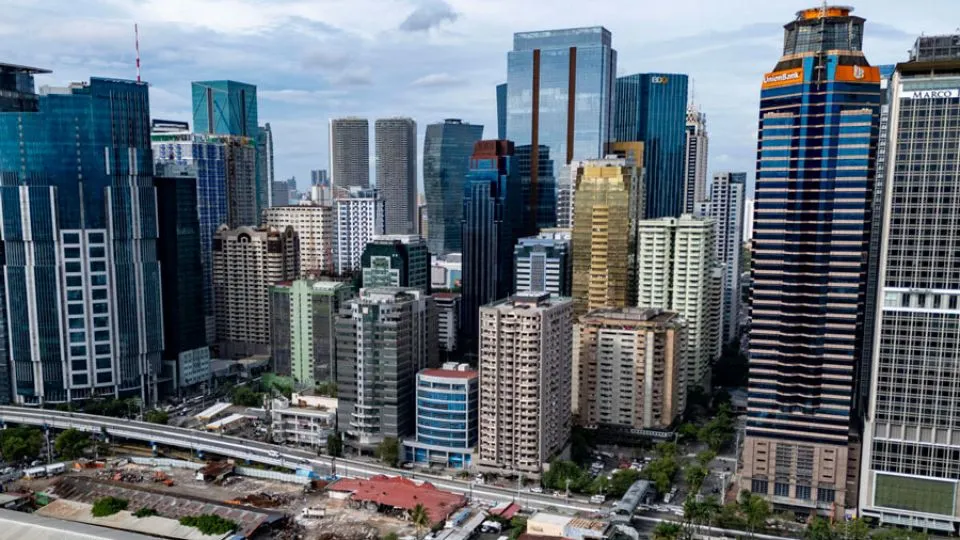 Business risks in the Philippines ‘elevated’ amid economic, political woes