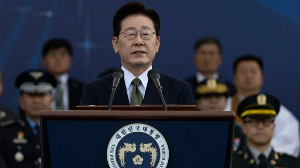 Is golf an improper pastime for South Korea’s president?
