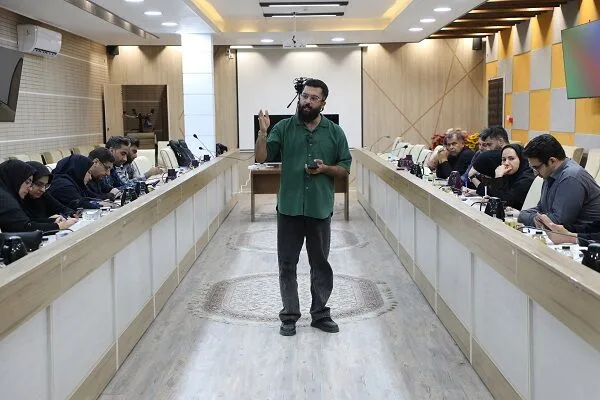 برگزاری کارگاه آموزشی تولید محتوا با بهرهگیری از هوش مصنوعی و موبایلگرافی در خوزستان