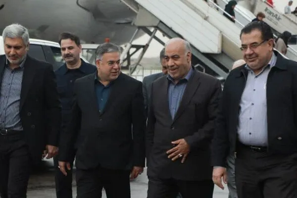 در جنگ تحمیلی سوم جا به جایی کالاها از بنادر جنوبی کشور شبانه روزی انجام شد