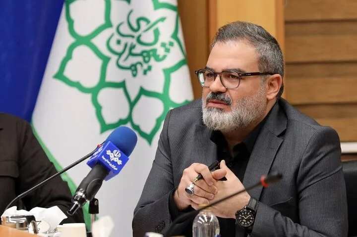 آغاز توزیع بسته‌های پروتئینی برای کارکنان شهرداری از درب منازل/ تأکید شهردار تهران بر اختصاص بسته‌ها به همه همکاران